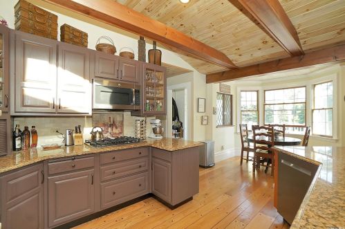 45 Grissom Way, Hauppauge NY 11788-4418 exterior