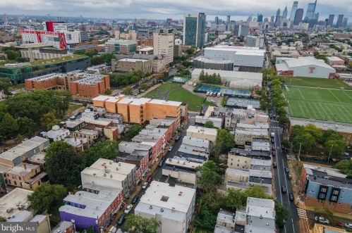 2030 Carlisle St, Philadelphia PA 19146-3106 exterior