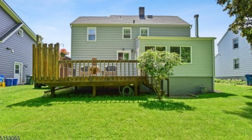 128 Mohawk Dr, Cranford NJ 07016-3364 exterior