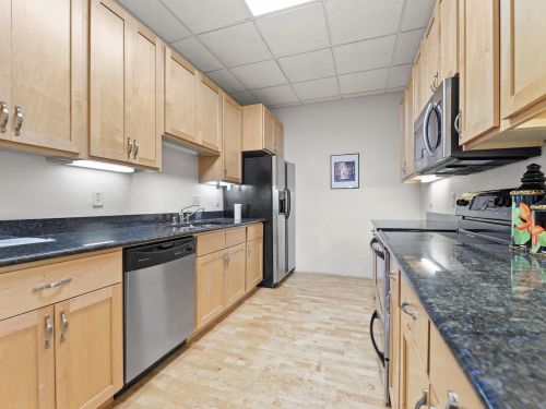 606 Wisconsin Ave, Milwaukee WI 53202-4600 exterior