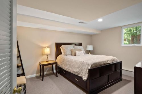 17 Covington Ln, Saint Louis MO 63132-4200 exterior