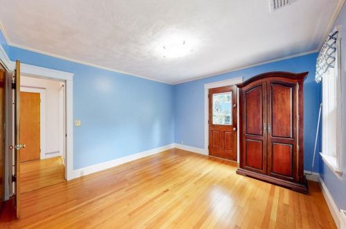 293 Doyle Ave, Providence RI 02906-3354 exterior