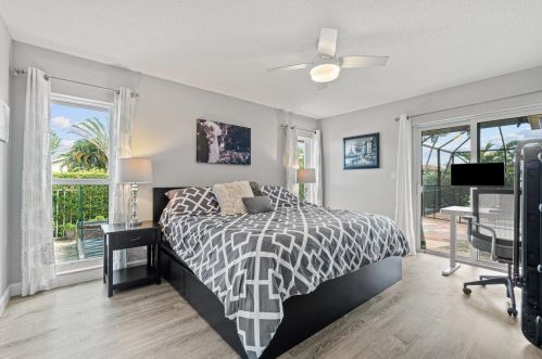 17335 Lake Park Rd, Boca Raton FL 33487-1166 exterior