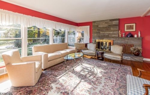 1490 Fox Trl, Mountainside NJ 07092-1301 exterior