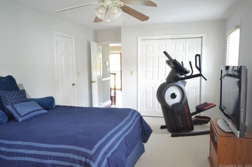 13 Holbrook St, Milford CT 06460-5133 exterior