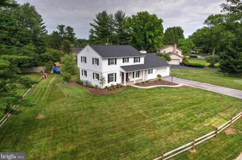 2721 Old Orchard Rd, Lancaster, PA 17601-5321