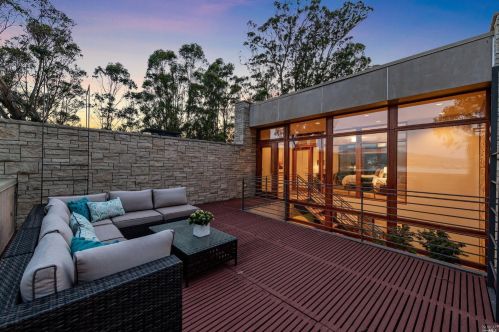 2 De Silva Is Dr, Mill Valley CA 94941-3004 exterior