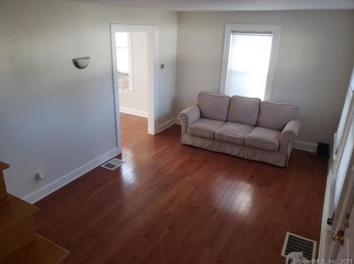 62 Locust St, Milford CT 06461-3544 exterior