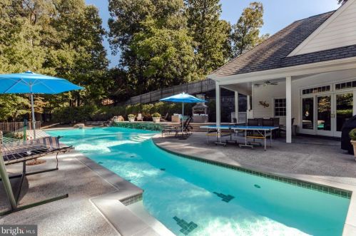 124 Cv Ln, Media PA 19063-1822 exterior