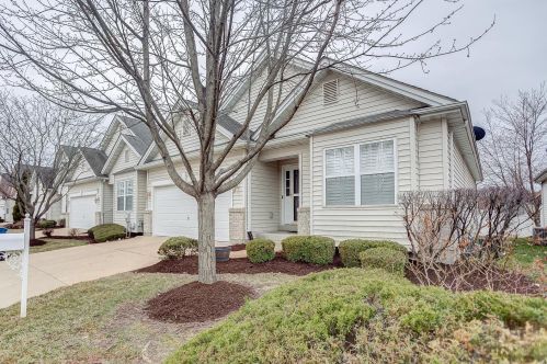 112 Worthington Cir, Saint Louis, MO 63128-2785