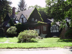 163 Country Club Rd, Newton, MA 02459-3117