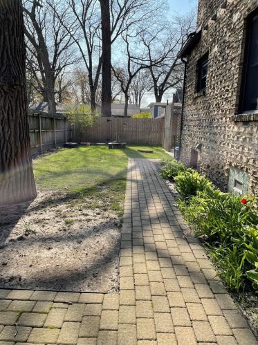 1428 Jackson St, Waukegan IL 60085-7356 exterior