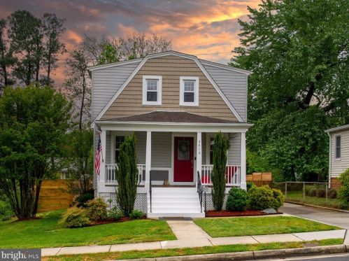 2813 Memorial St, Alexandria VA  22306-1743 exterior