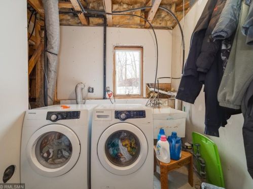 1889 Edgerton St, Saint Paul MN 55117-2447 exterior