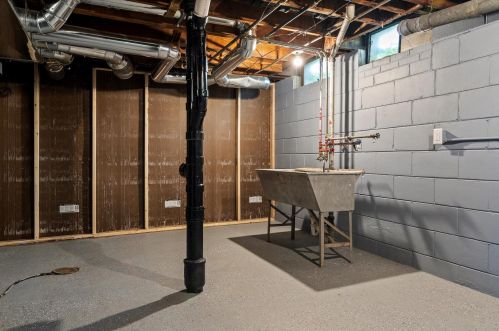 2708 69th St, Milwaukee WI  53219-2905 exterior