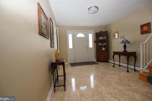 501 Spring Hollow Ln, Media, PA 19063-1621