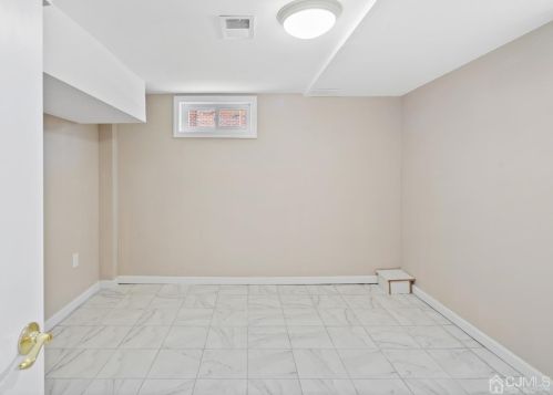 147 Fisher Ave, Piscataway NJ  08854-4830 exterior