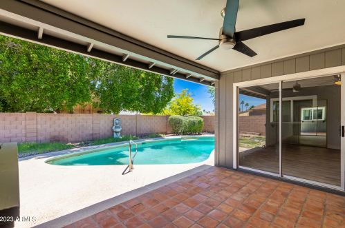 10609 42nd St, Phoenix AZ  85028-3501 exterior