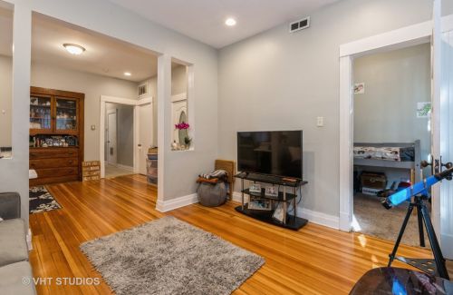 1632 Tripp Ave, Chicago IL 60639-4833 exterior