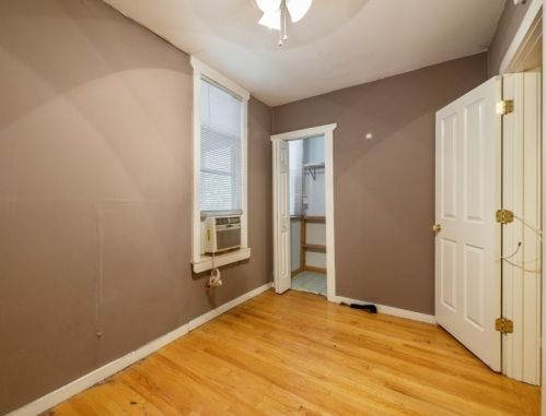 2102 Roscoe St, Chicago IL 60618-5819 exterior