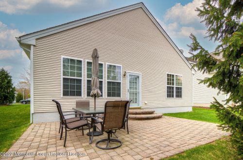 7 Cromwell Ln, Jackson Twp NJ 08527-4687 exterior