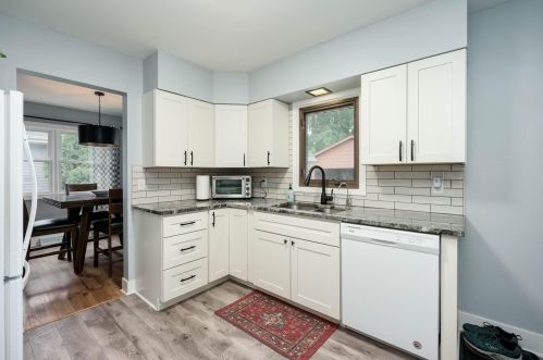 2019 Bloomfield Ave, Kalamazoo MI 49001-5212 exterior