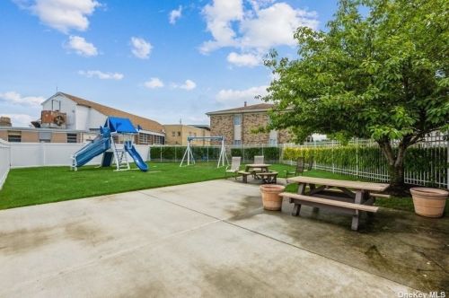 1595 Central Ave, Valley Stream NY  11580-1137 exterior