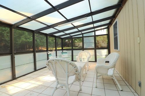 218 Norfolk St, Worcester MA 01604-2910 exterior