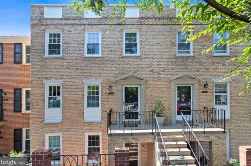 3211 Sutton Pl, Washington, DC 20016-7510