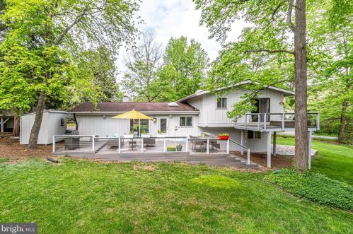 7800 Ridgecrest Dr, Alexandria, VA 22308-1053