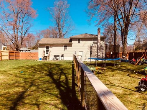 9 Jackson Rd, Poughkeepsie NY 12603-5825 exterior