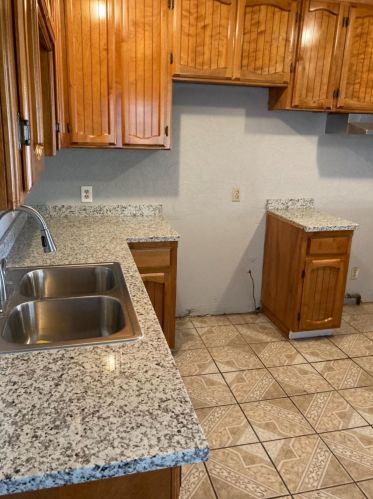 1241 East Ave, Turlock CA 95380-4209 exterior