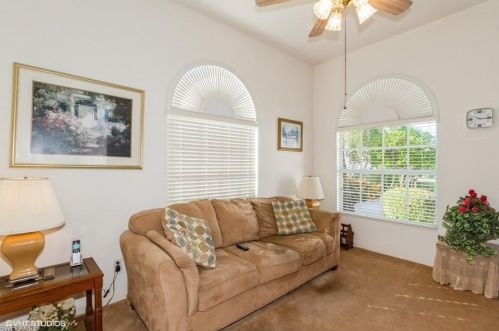 4328 Montalvo Ct, Naples FL 34109-1375 exterior