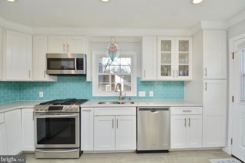 6119 Algona Ct, Alexandria VA 22310-3141 exterior