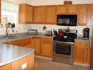 18 Mayhew Dr, Killingly, CT 06241-1139