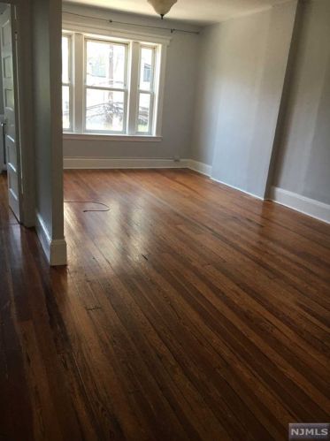 23 Russell Ave, Edgewater NJ  07020-1110 exterior