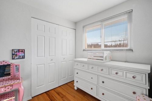 1300 Blue Jay Dr, Pittsburgh PA  15243-1206 exterior