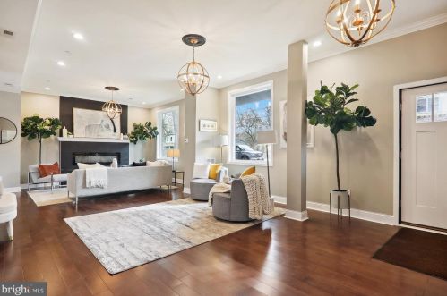 900 Prospect St, Silver Spring MD  20912-6875 exterior