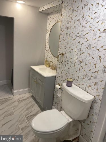 5628 Loretto Ave, Philadelphia PA 19149-3211 exterior