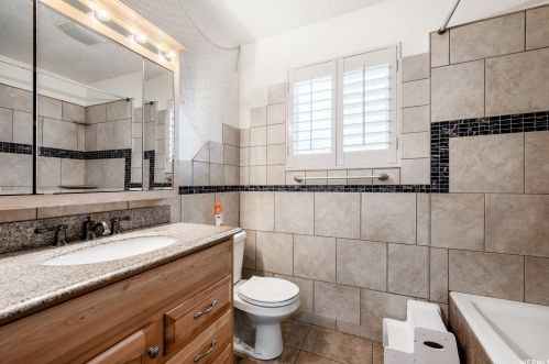 1340 Valley Ridge Dr, Sandy UT 84093-6653 exterior