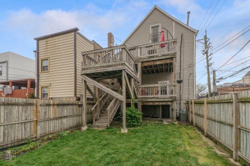 3414 Damen Ave, Chicago IL 60608-6835 exterior