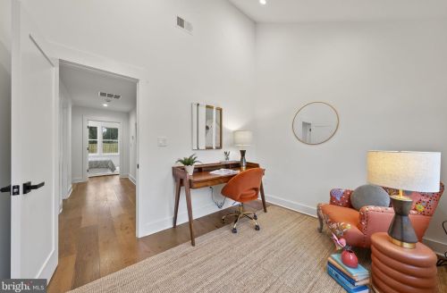 2706 Valley Dr, Alexandria VA  22302-2845 exterior