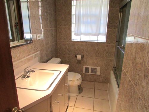 308 Stewart Ave, Waukegan IL 60085-2061 exterior