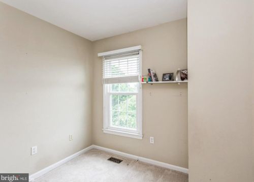 7409 Duddington Dr, Alexandria VA 22315-3847 exterior