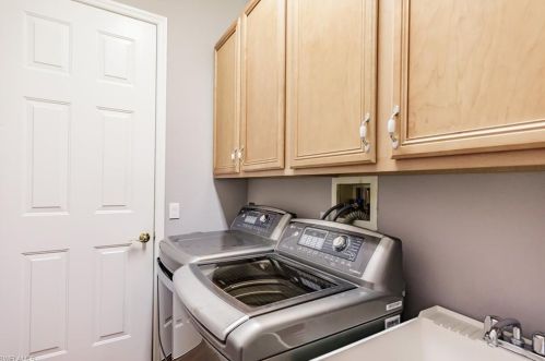 232 Glen Eagle Cir, Naples FL 34104-5715 exterior