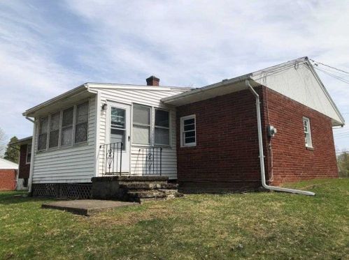 11 Barent Ln, Poughkeepsie, NY 12603-5302