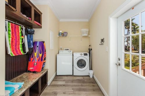 45 Henderson Dr, Naples FL 34114-8232 exterior