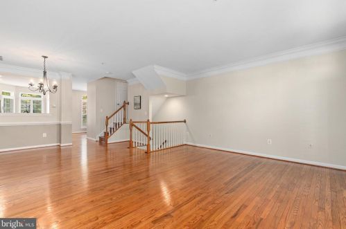 5124 Knapp Pl, Alexandria VA 22304-8637 exterior