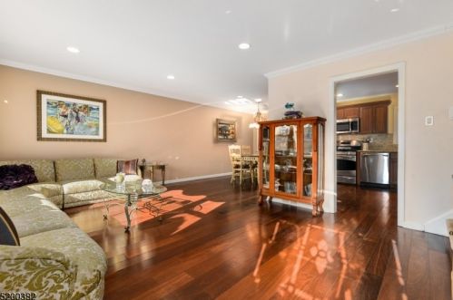 224 Lelak Ave, Springfield, NJ 07081-3309