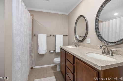 2716 Hampshire Blvd, Grand Rapids MI 49506-4774 exterior